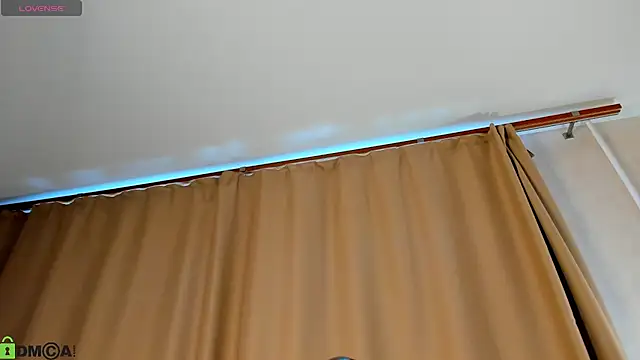 Snapshot of Valerie_Woods chatting on July 6, 2026, 1:02 am Valerie Woods online show from July 6, 2026, 1:02 am