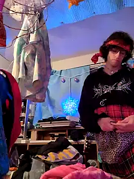 gurlnips online show from January 27, 2025, 6:19 am