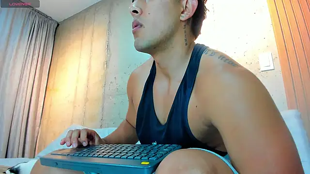 Snapshot of Alan_greek_1 chatting on December 13, 2024, 2:32 am Alan greek 1 online show from December 13, 2024, 2:32 am