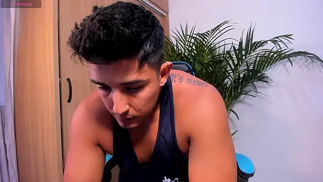 Snapshot of Alan_greek_1 chatting on October 16, 2025, 10:11 pm Alan greek 1 online show from October 16, 2025, 10:11 pm
