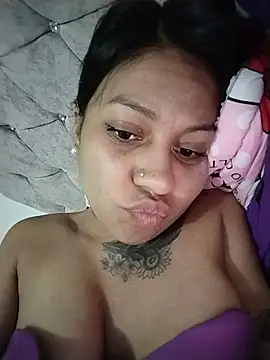 Tiphanydirty3 online show from May 22, 2026, 4:52 am