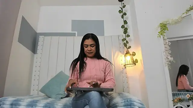 hannah gray online show from November 9, 2025, 11:08 am