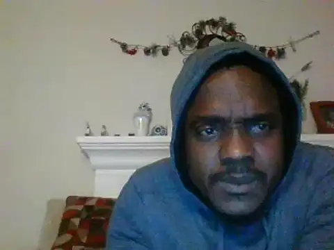Snapshot of Hugedick0071 chatting on December 23, 2024, 7:06 am Hugedick0071 online show from December 23, 2024, 7:06 am