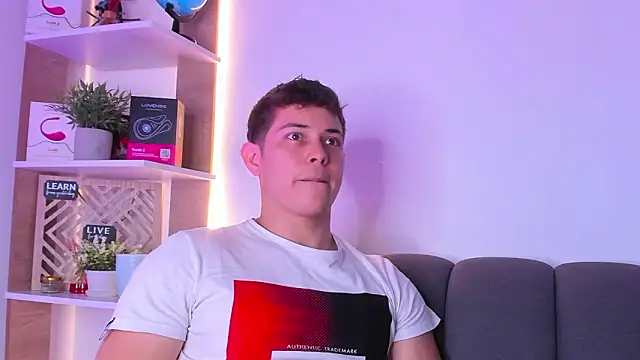 Alan hadid1 online show from March 9, 2026, 8:35 pm