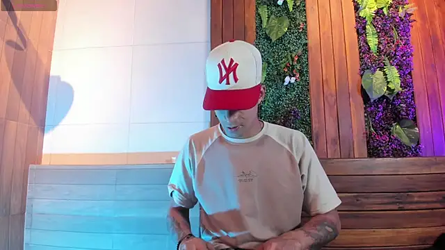 DrakeNeumann online show from April 14, 2026, 3:34 am