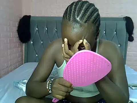 sexybree  online show from June 7, 2026, 9:29 pm