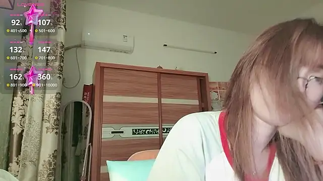 Lili 666 online show from April 13, 2026, 6:02 pm