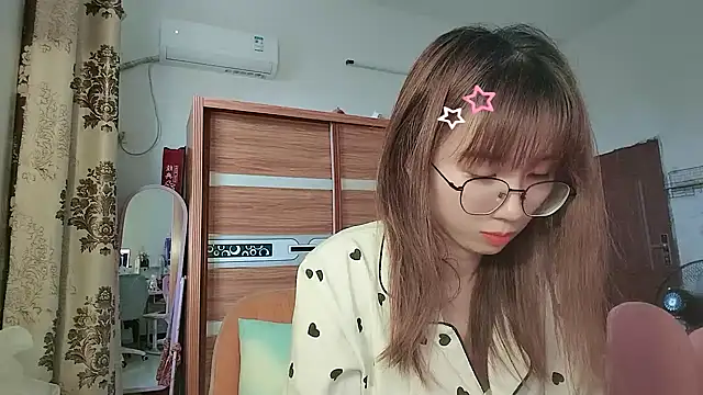 Lili 666 online show from May 9, 2026, 7:24 am