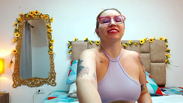 Snapshot of IsisDuzan chatting on December 5, 2024, 8:55 pm IsisDuzan online show from December 5, 2024, 8:55 pm