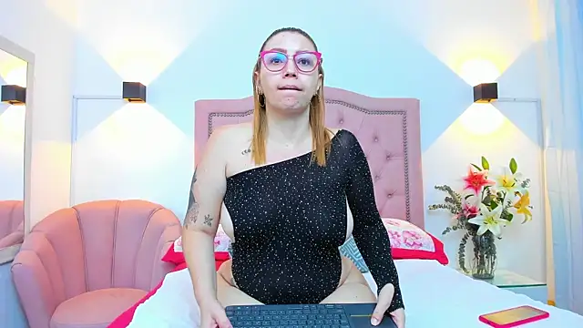 Snapshot of IsisDuzan chatting on March 1, 2025, 1:53 am IsisDuzan online show from March 1, 2025, 1:53 am