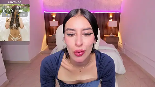 Snapshot of karlaa_james chatting on April 23, 2026, 11:09 am karlaa james online show from April 23, 2026, 11:09 am