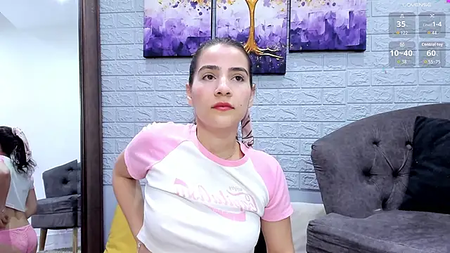 Snapshot of Miranda_doll_ chatting on February 17, 2026, 12:12 pm Miranda doll online show from February 17, 2026, 12:12 pm