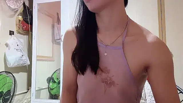 LinhChi 9x online show from February 13, 2026, 1:01 am