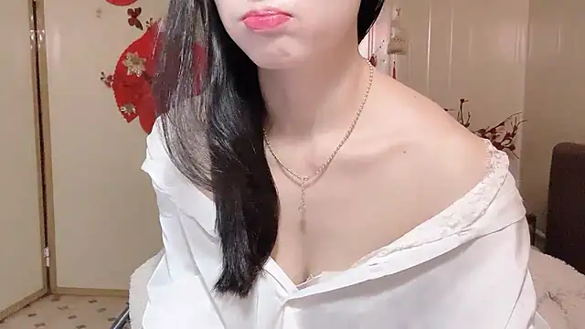 Snapshot of LinhChi_9x chatting on July 6, 2026, 12:18 am LinhChi 9x online show from July 6, 2026, 12:18 am