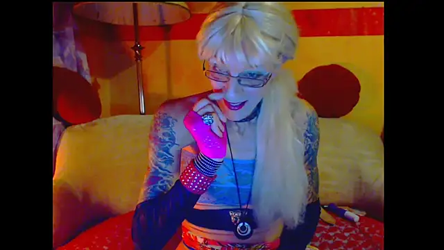 Snapshot of cuxladyboy chatting on December 15, 2024, 10:47 pm cuxladyboy online show from December 15, 2024, 10:47 pm