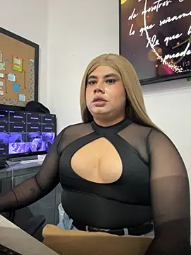 Snapshot of Tom_Silver__ chatting on October 18, 2025, 4:48 am Tom Silver online show from October 18, 2025, 4:48 am