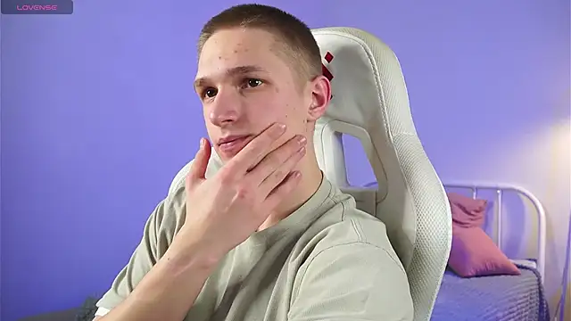 dustyn fox online show from March 2, 2025, 6:40 pm