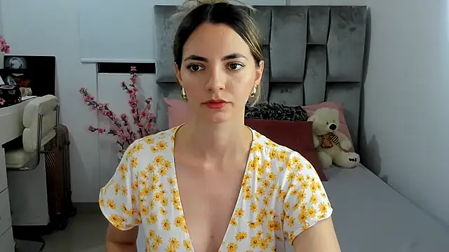 baby-miah online show from January 15, 2025, 4:04 am