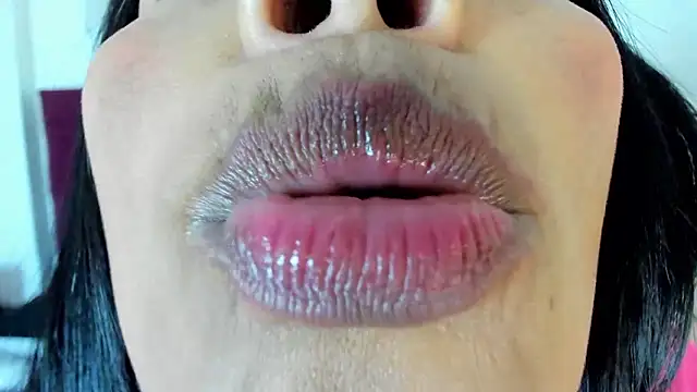 Anthonelaa   online show from September 13, 2025, 8:19 pm