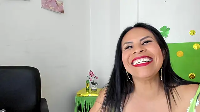 Anthonelaa   online show from March 16, 2026, 7:51 pm