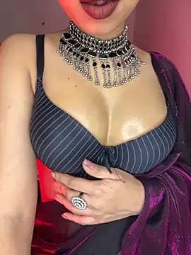 Snapshot of Hot-sexy222 chatting on November 5, 2025, 3:45 pm Hot-sexy222 online show from November 5, 2025, 3:45 pm