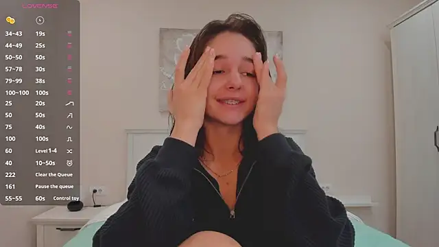 JudyAngil online show from October 24, 2025, 5:04 am