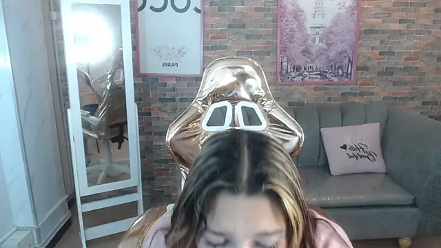 Laurita b online show from January 3, 2025, 7:50 pm