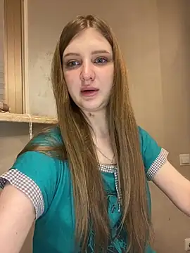 MollyDolle online show from May 8, 2026, 8:25 pm