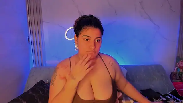 Snapshot of dayan_silva_ chatting on December 20, 2025, 12:29 am dayan silva online show from December 20, 2025, 12:29 am