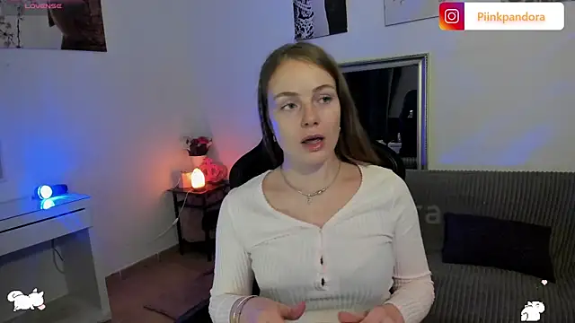 Piinkpandora online show from March 21, 2026, 8:34 pm