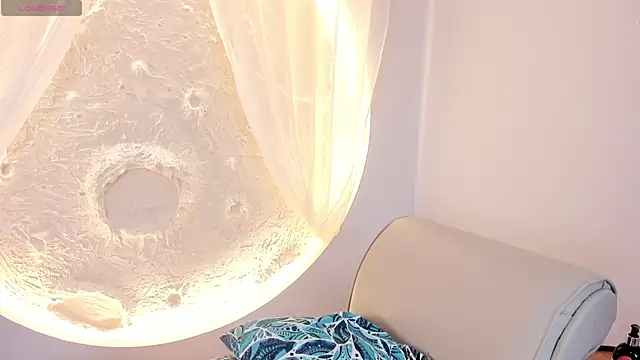janecullen online show from July 3, 2026, 3:46 am