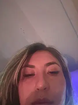 Snapshot of Khalyk_G chatting on November 2, 2025, 12:02 am Khalyk G online show from November 2, 2025, 12:02 am