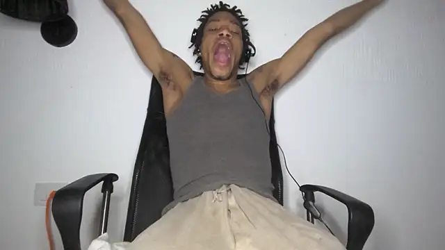 Skinnyblackman online show from June 17, 2026, 12:46 am