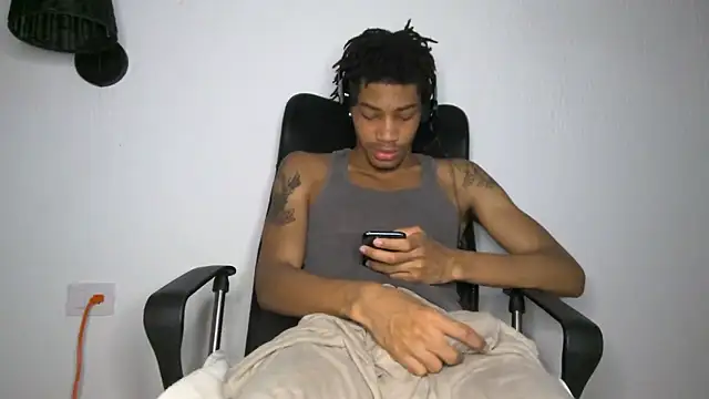 Skinnyblackman online show from June 18, 2026, 4:13 am