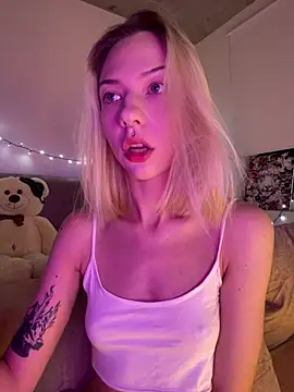 Snapshot of _urbestie_ chatting on July 7, 2026, 10:36 pm urbestie online show from July 7, 2026, 10:36 pm
