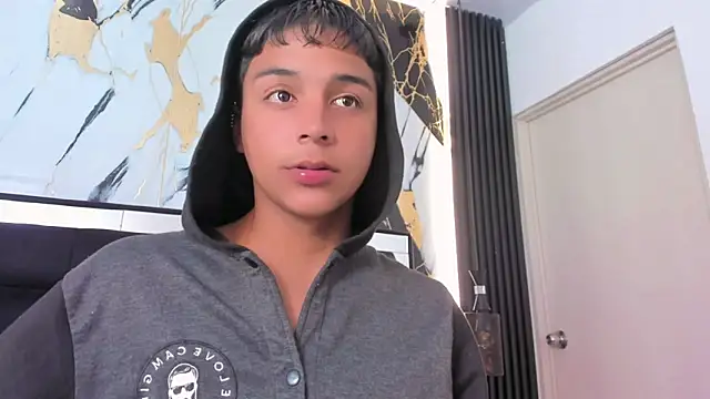 Seductivo jr online show from March 22, 2026, 7:34 am