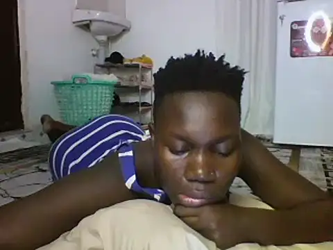 Snapshot of sexyqueen02 chatting on February 16, 2025, 1:16 pm sexyqueen02 online show from February 16, 2025, 1:16 pm