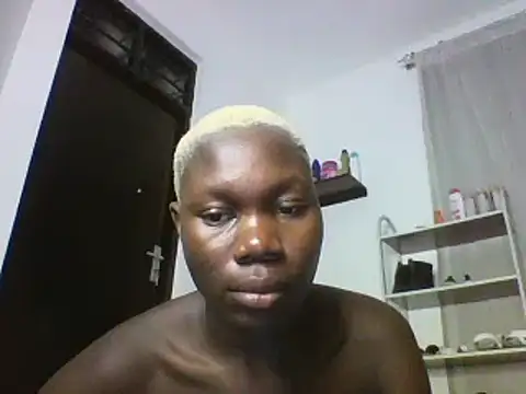 Snapshot of sexyqueen02 chatting on March 5, 2025, 2:14 am sexyqueen02 online show from March 5, 2025, 2:14 am