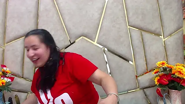 NaomyPrinces online show from February 7, 2025, 1:32 pm