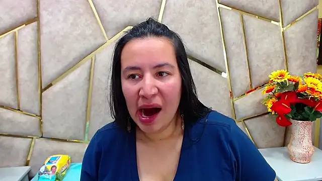 NaomyPrinces online show from February 8, 2025, 1:54 pm