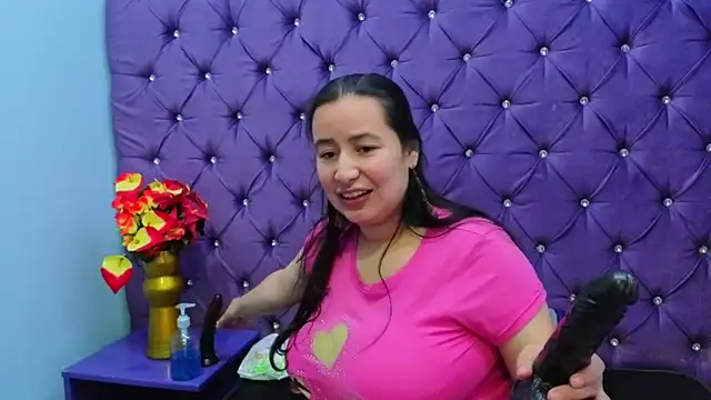 NaomyPrinces online show from October 6, 2025, 2:25 pm