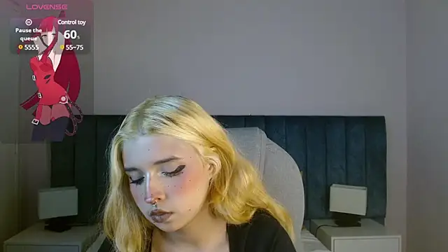 Snapshot of april_bunnyy chatting on January 10, 2025, 8:37 pm april bunnyy online show from January 10, 2025, 8:37 pm
