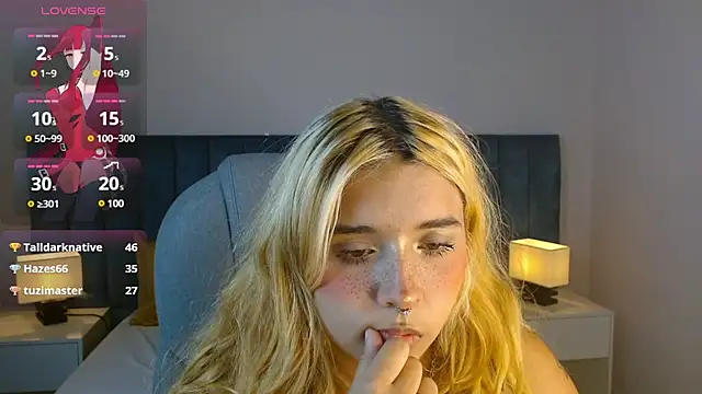 Snapshot of april_bunnyy chatting on February 18, 2025, 10:25 pm april bunnyy online show from February 18, 2025, 10:25 pm