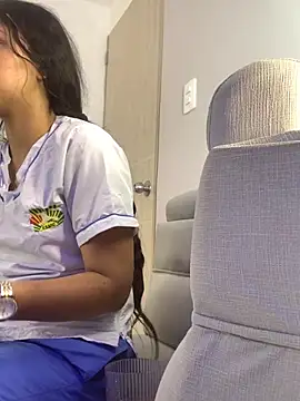 Larabrooks online show from November 4, 2025, 7:02 pm