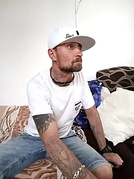 Snapshot of Diabel86 chatting on September 11, 2025, 4:51 pm Diabel86 online show from September 11, 2025, 4:51 pm