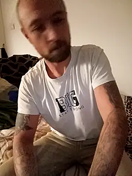 Snapshot of Diabel86 chatting on September 17, 2025, 10:11 pm Diabel86 online show from September 17, 2025, 10:11 pm