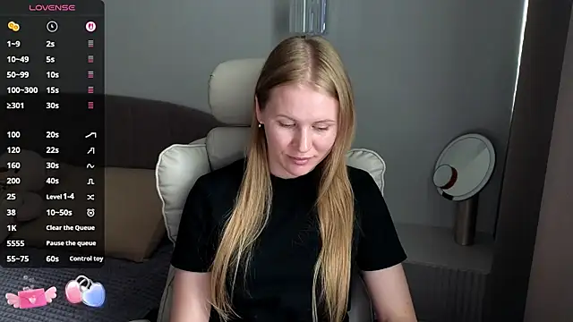 Snapshot of IsabelAllen chatting on August 3, 2026, 2:44 pm IsabelAllen online show from August 3, 2026, 2:44 pm