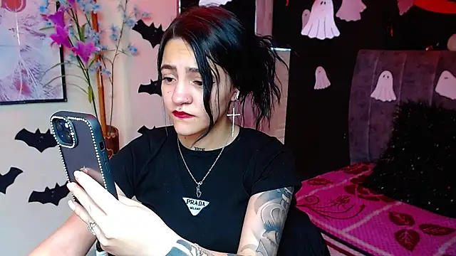 Violettasquirt online show from October 27, 2025, 2:10 pm