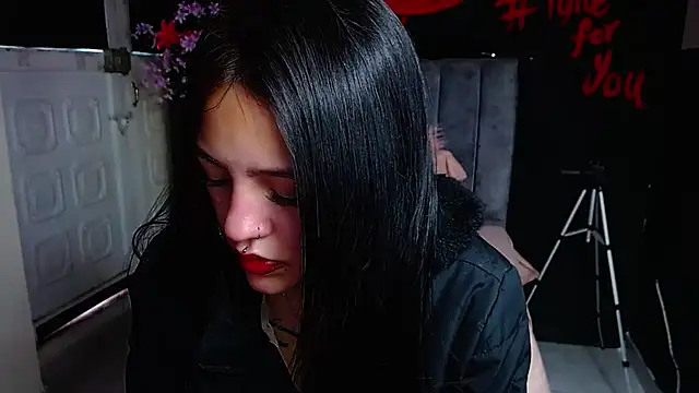 Violettasquirt online show from March 6, 2026, 2:02 pm