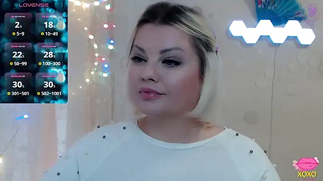 Snapshot of JewellKiss7 chatting on April 8, 2026, 12:49 pm JewellKiss7 online show from April 8, 2026, 12:49 pm